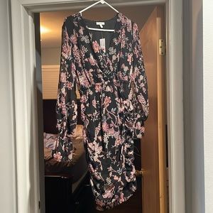 Maurice’s Size Medium Spring/Summer Dress. Never worn. Smoke free home.